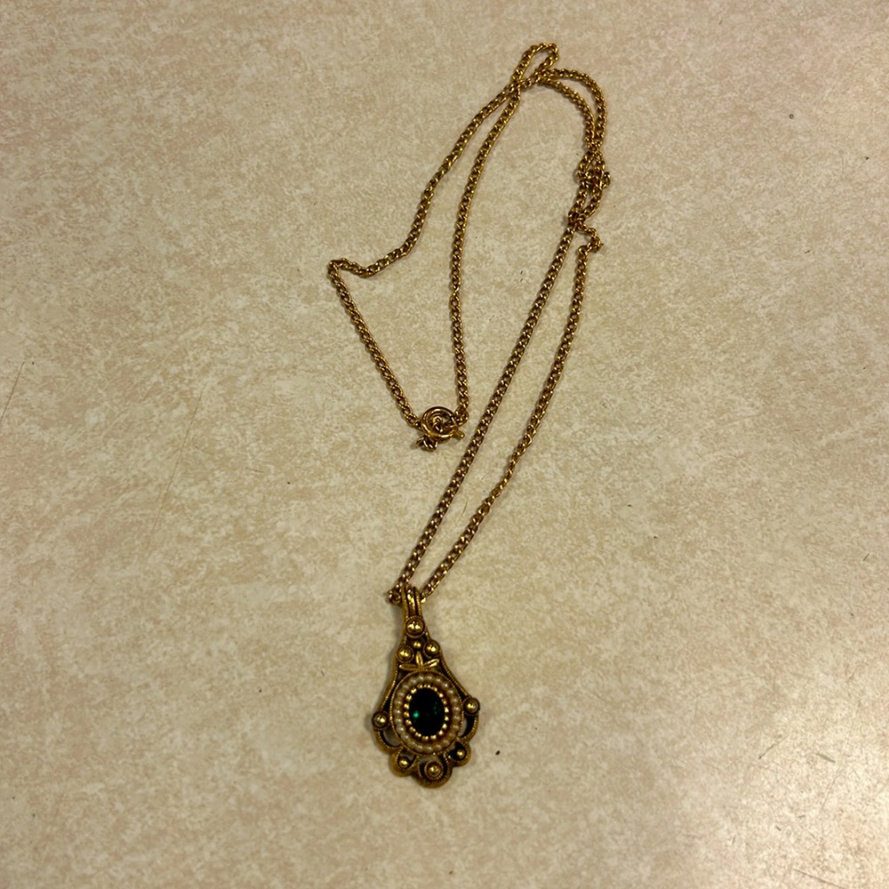 Avon 1970’s emerald and pearl necklace.